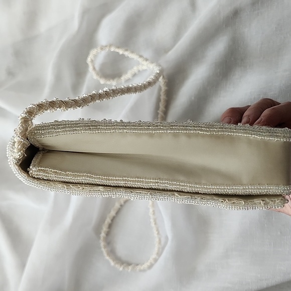 Genie White Lace and Sequins Shoulder/Crossbody Clutch, $45 - Picture 8 of 10